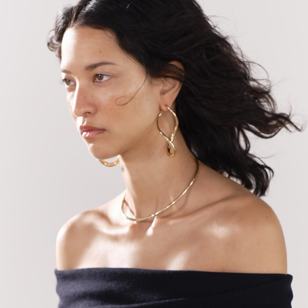 ZARA Goldtone Sculptural Twisted Hoop Earrings NEW - Picture 2 of 4